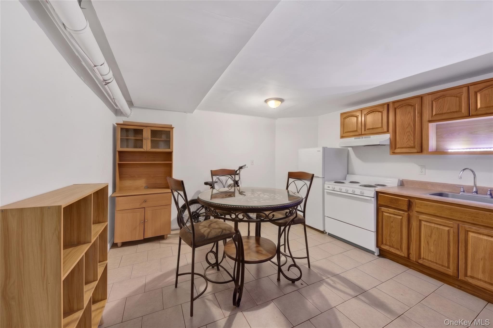 453 E 181 Street thumbnail 7