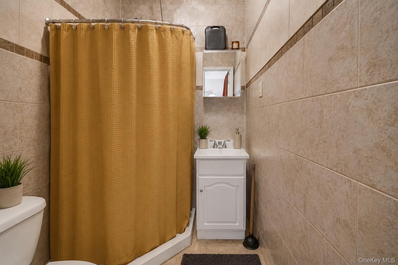 453 E 181 Street thumbnail 18