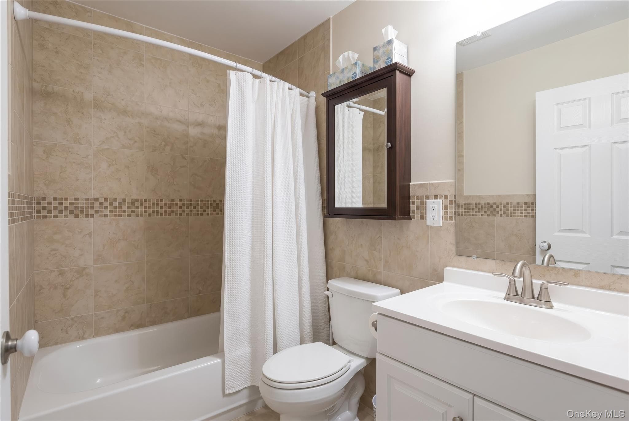 453 E 181 Street thumbnail 25