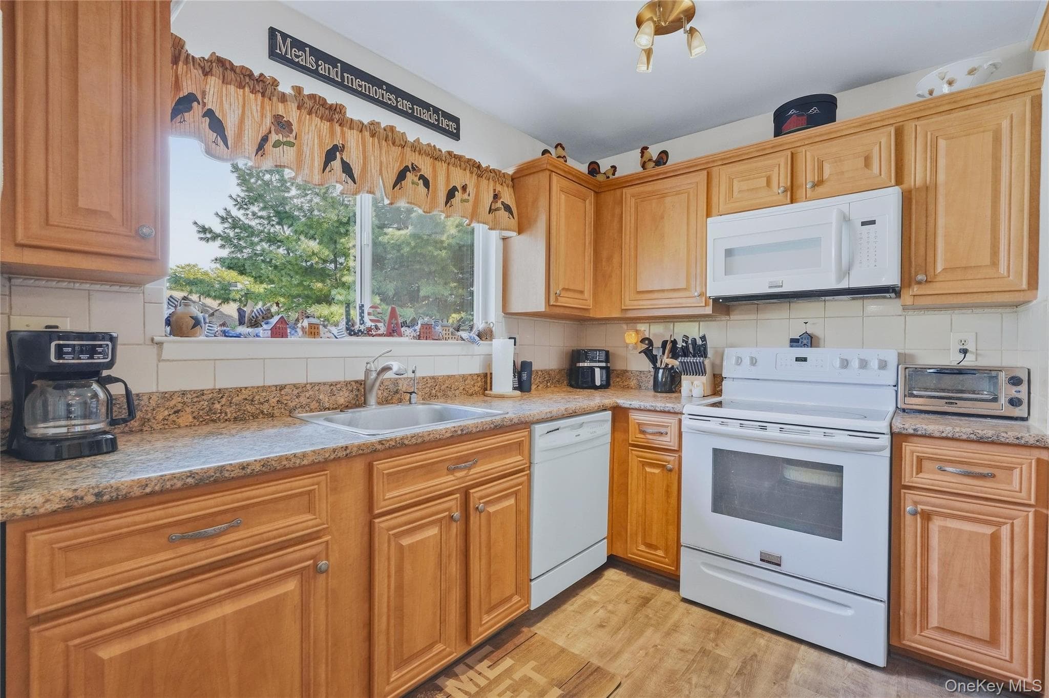 38 Genesee Avenue thumbnail 9