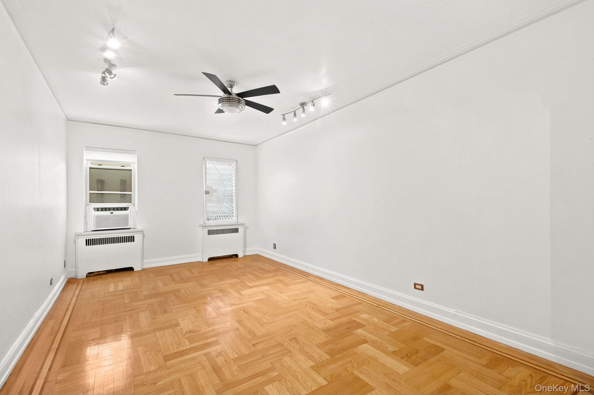 2160 Bronx Park Unit: 6J thumbnail 8