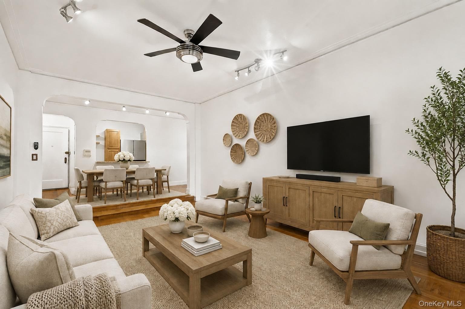 2160 Bronx Park Unit: 6J, Bronx
