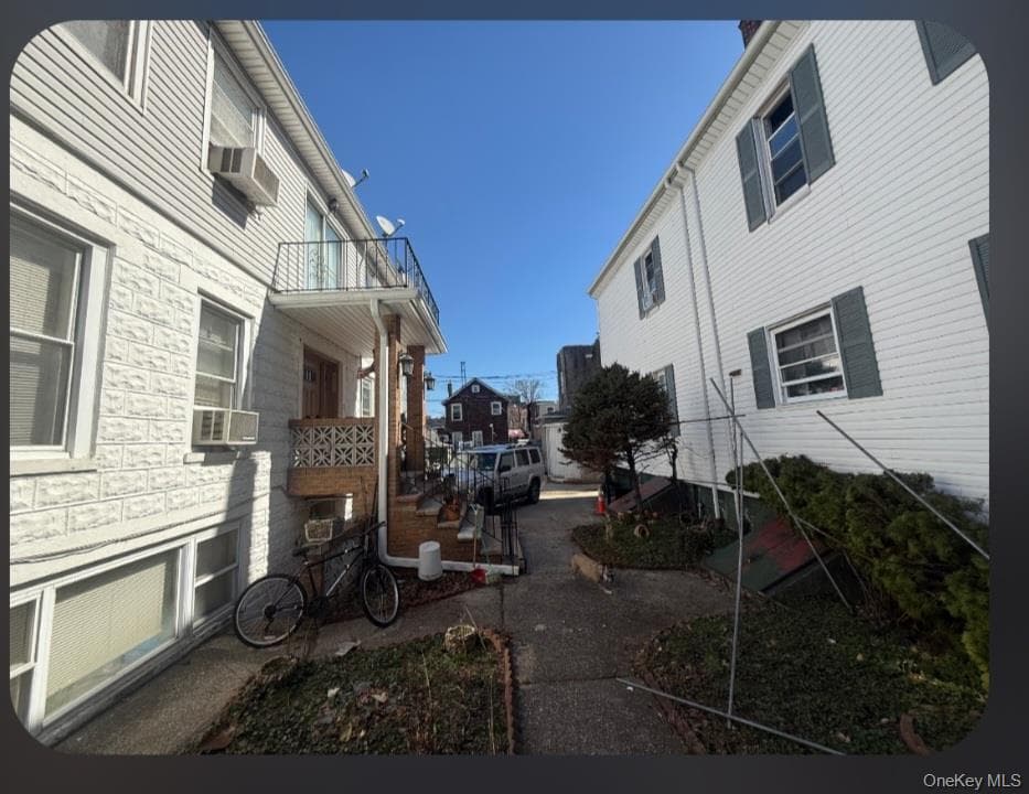 10309 Corona Avenue thumbnail 4