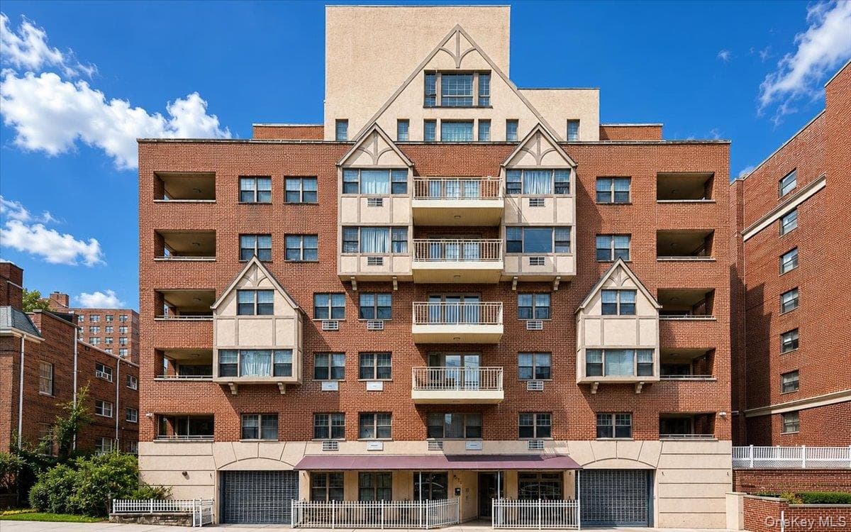 83-75 117th Street Unit: 4D photo 1