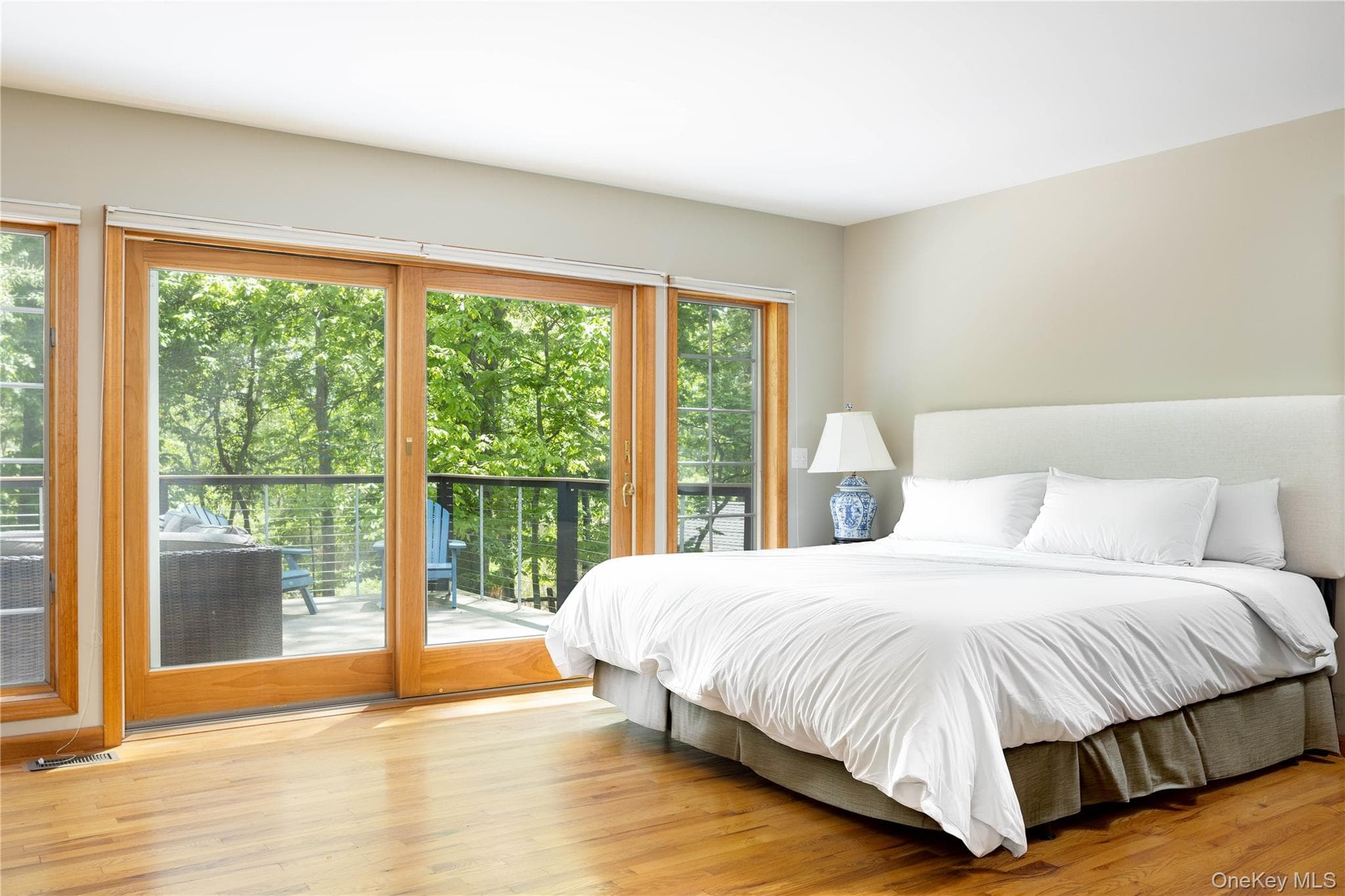 8579 New Suffolk Avenue thumbnail 9