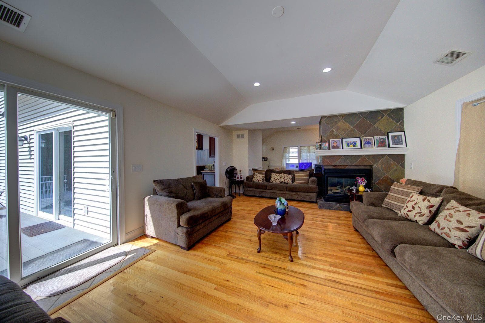 97 Chestnut Street thumbnail 10