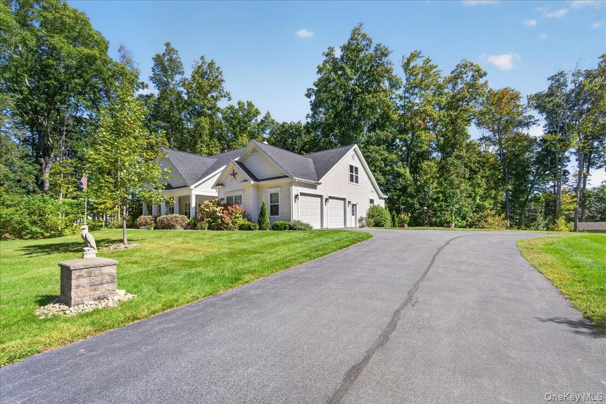 1410 Cosgrove Drive thumbnail 2