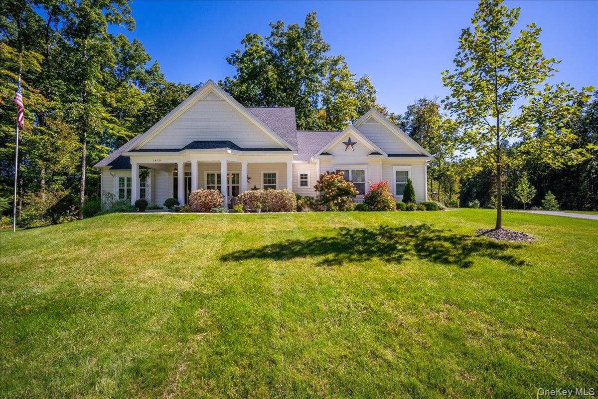 1410 Cosgrove Drive photo 1