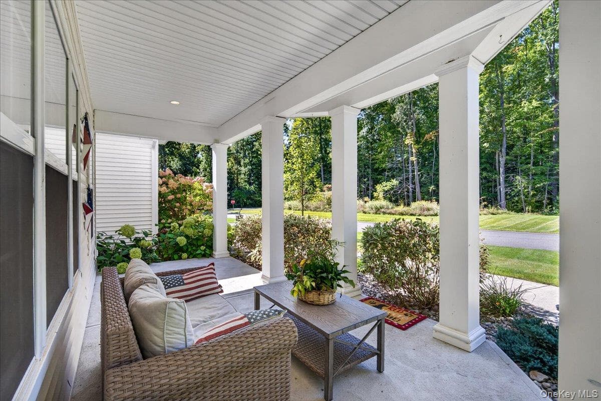 1410 Cosgrove Drive thumbnail 5