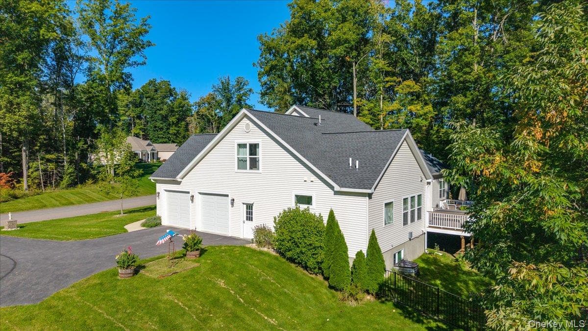 1410 Cosgrove Drive thumbnail 3