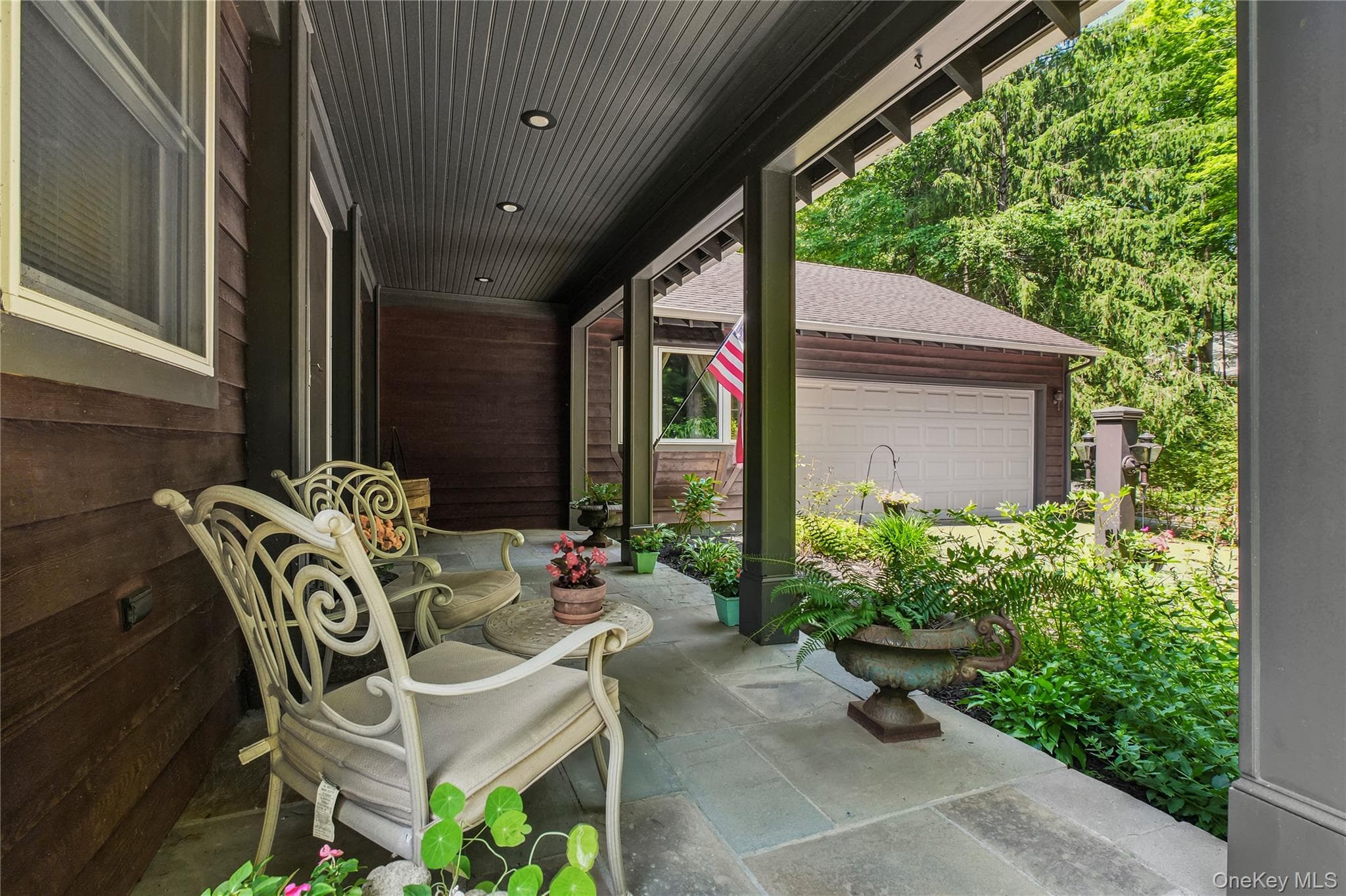 342 Lake Shore Road thumbnail 3