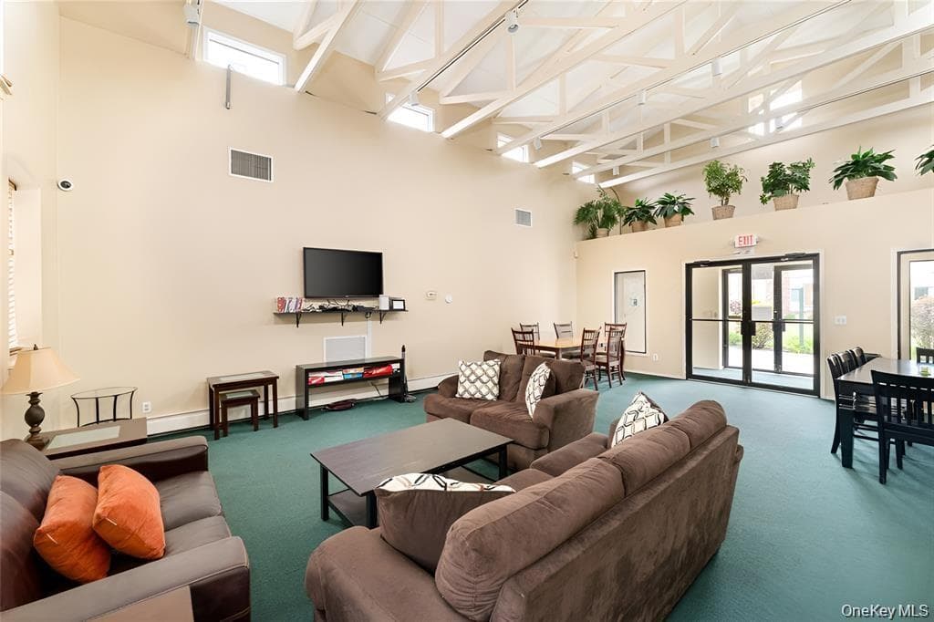 2449F Union Boulevard Unit: 9B thumbnail 19