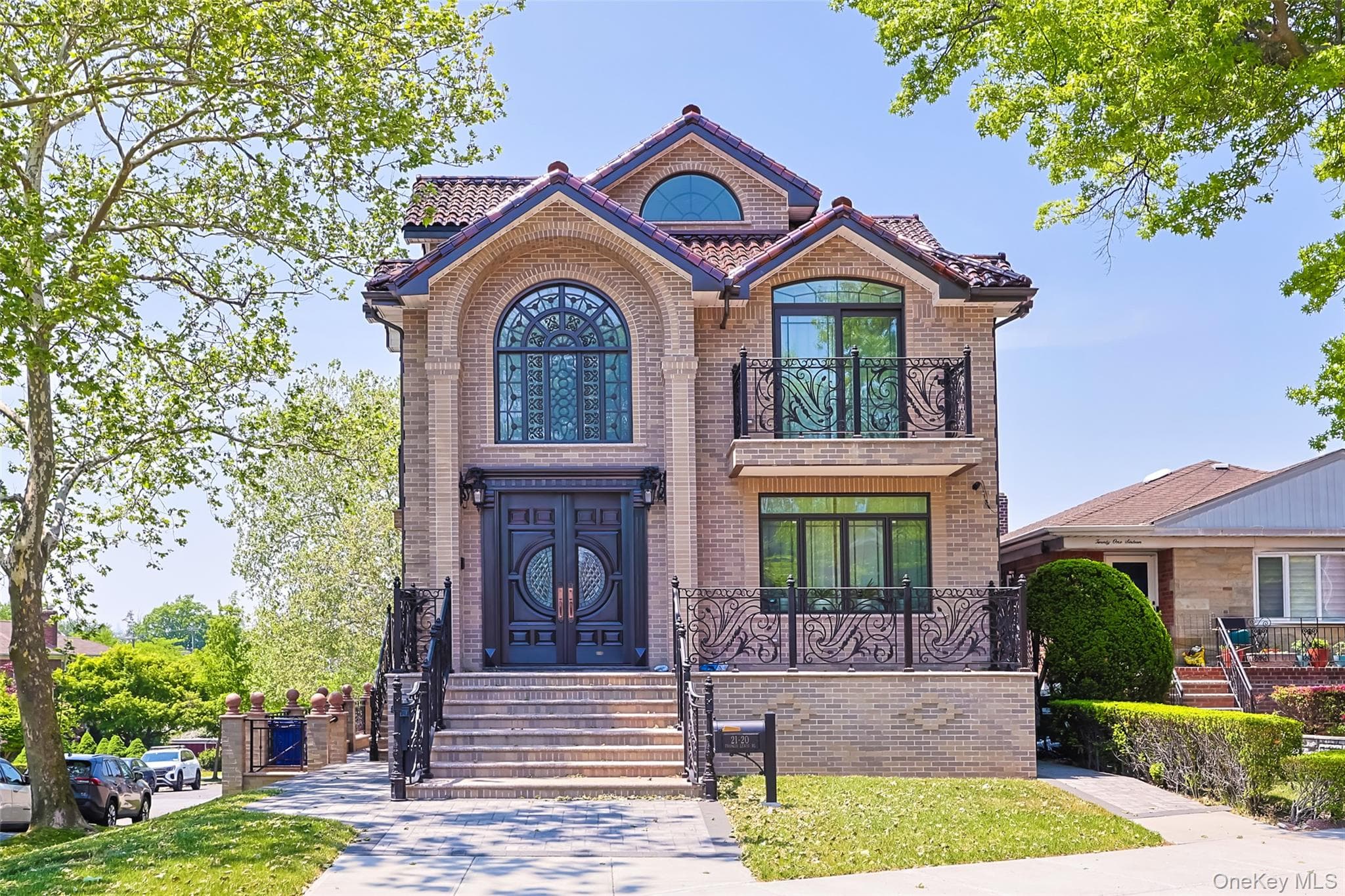21-20 Francis Lewis Boulevard, Whitestone