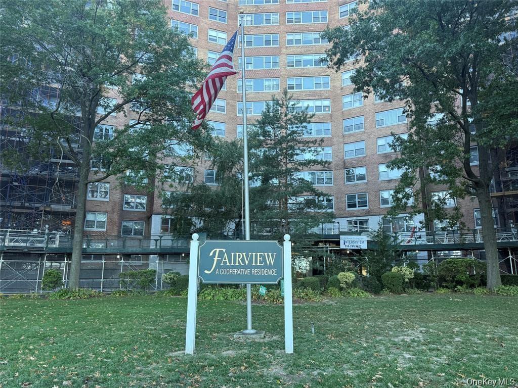 61-20 Grand Central Parkway Unit: C 1205, Forest Hills