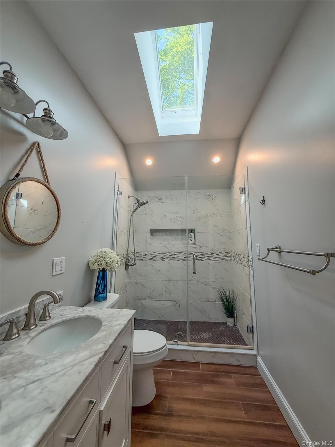 215 Maple Avenue thumbnail 29