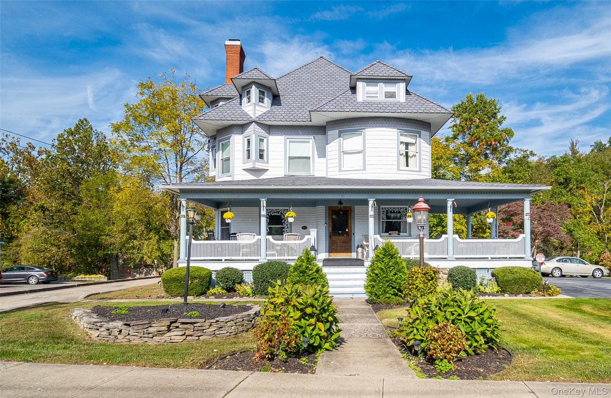 215 Maple Avenue thumbnail 2