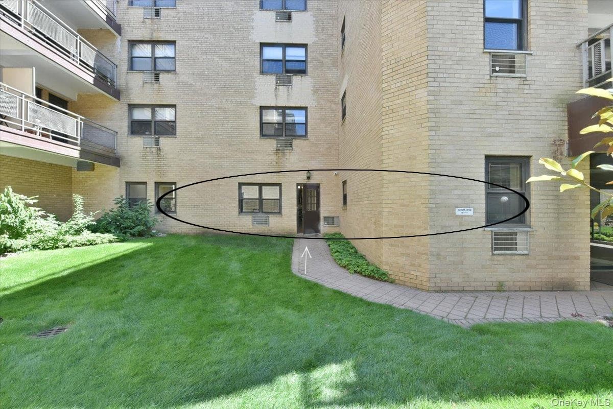 40 Stoner Avenue Unit: 01 thumbnail 2