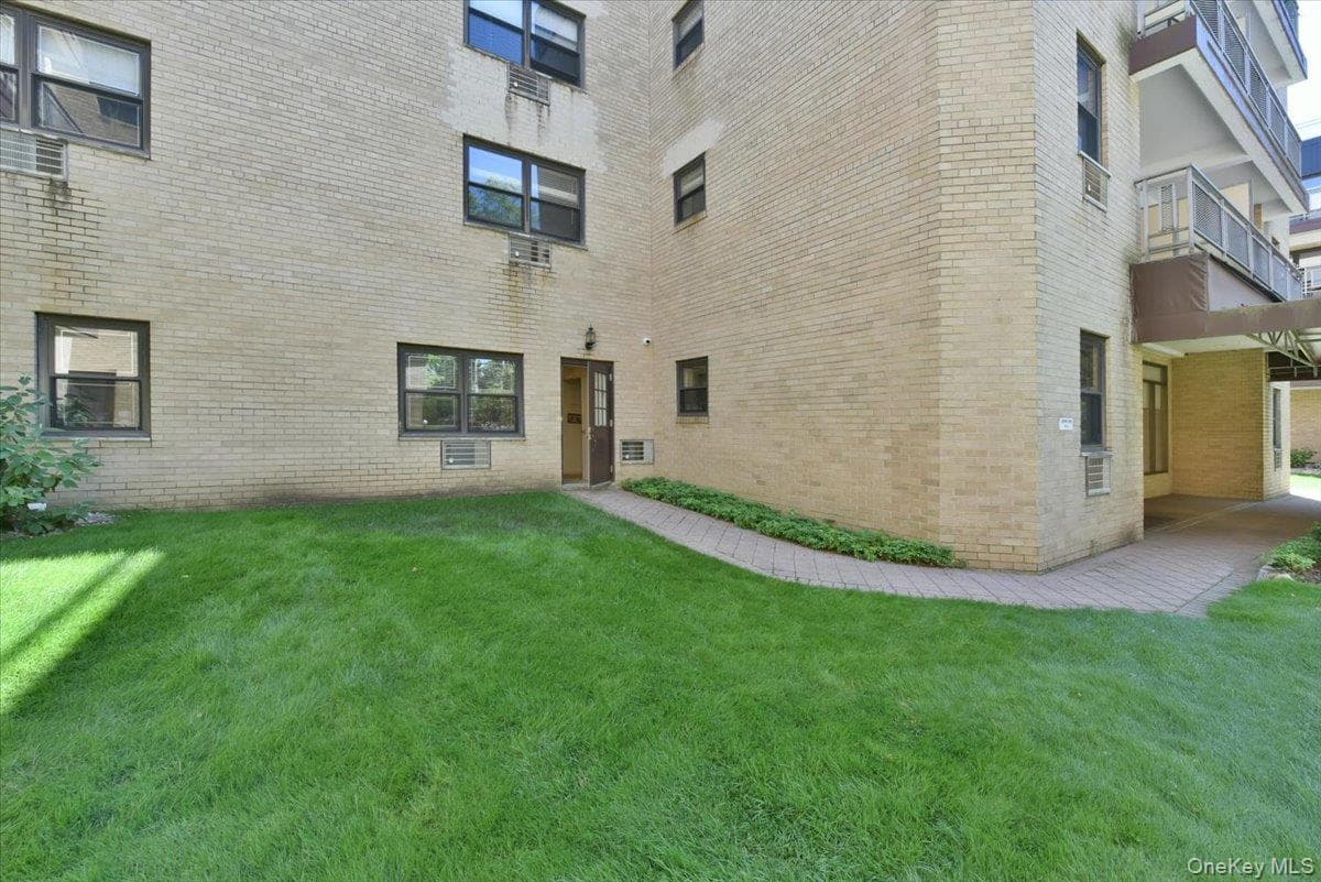 40 Stoner Avenue Unit: 01 thumbnail 6