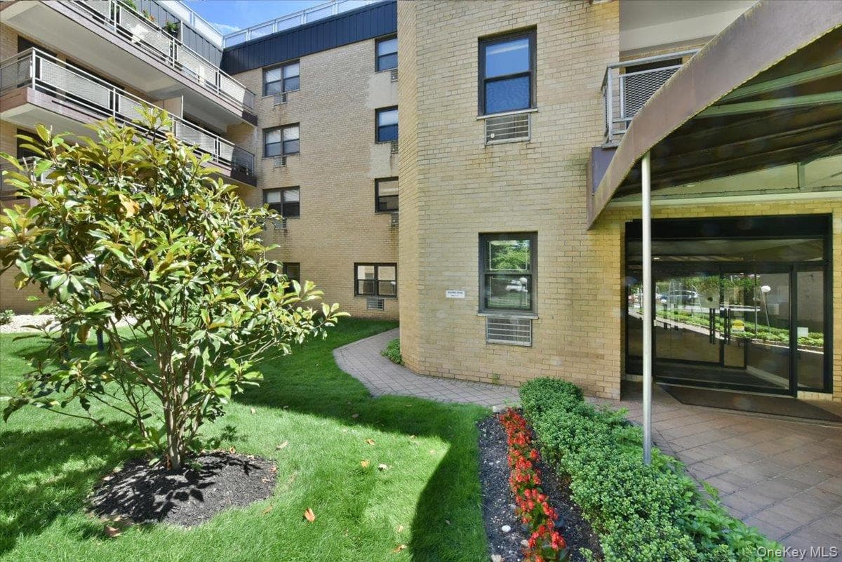 40 Stoner Avenue Unit: 01 thumbnail 4