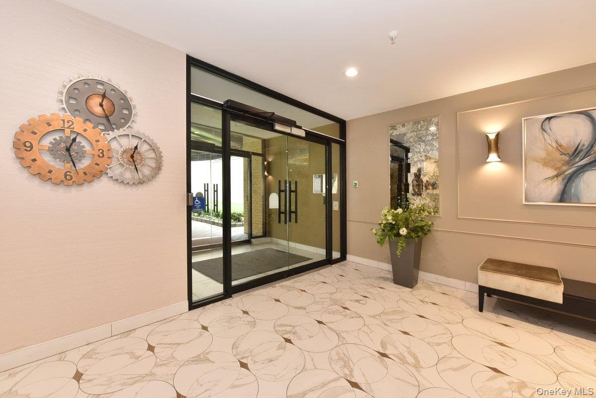 40 Stoner Avenue Unit: 01 thumbnail 17