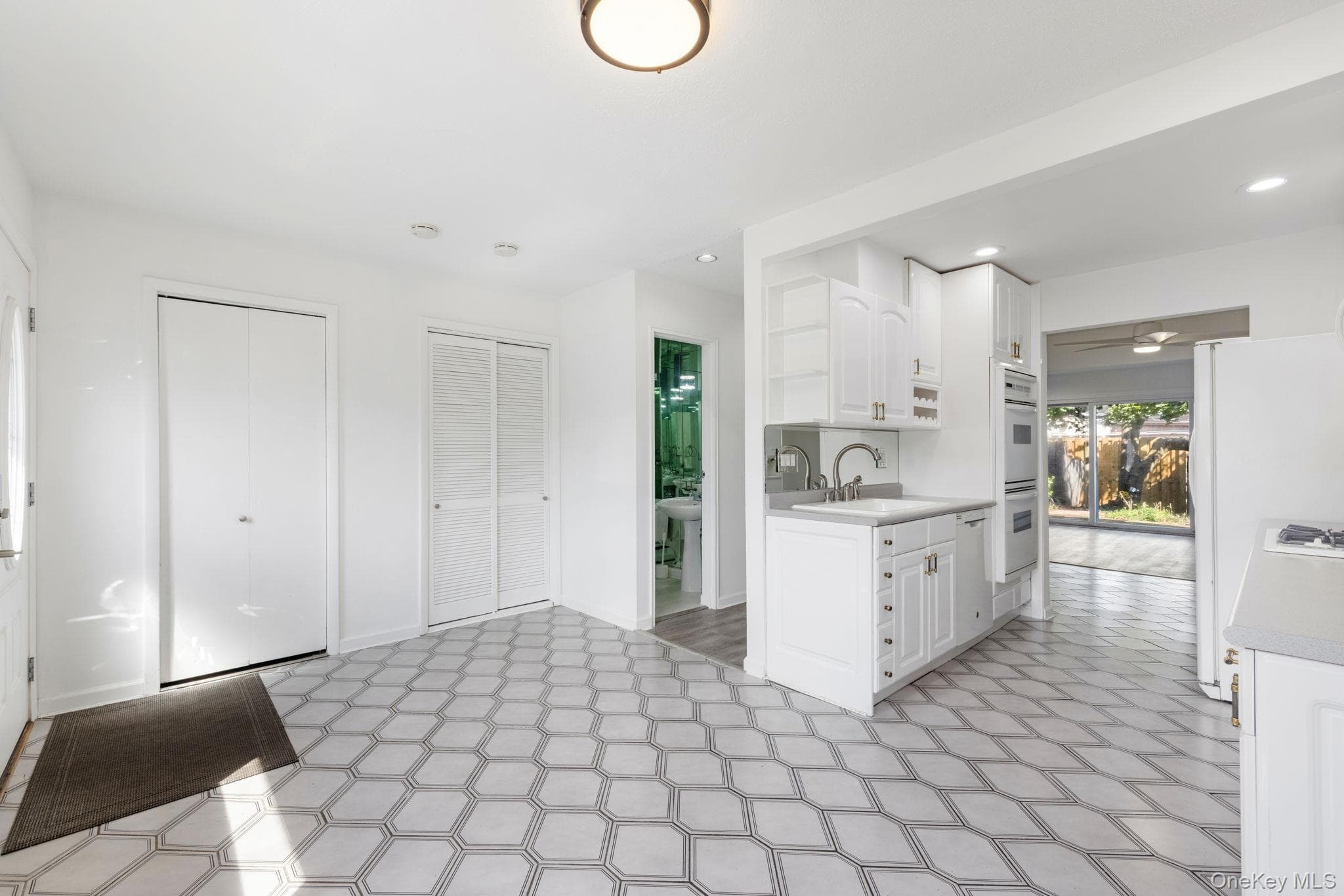 72 Kennedy Drive thumbnail 7