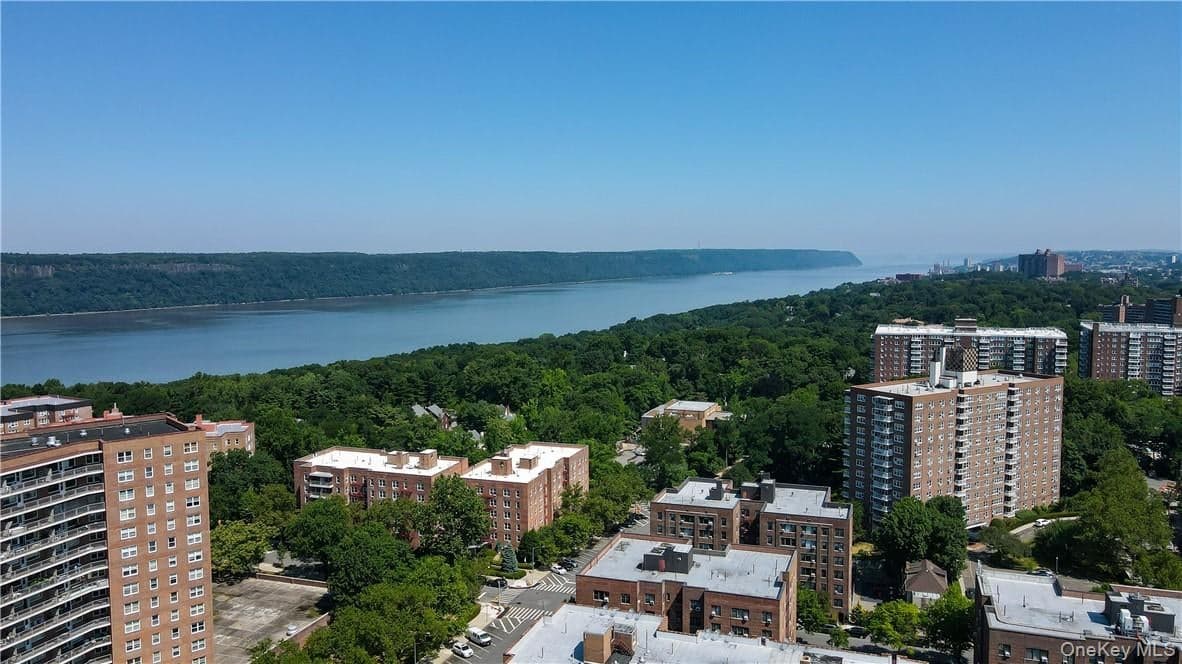640 W 237th Street Unit: 20B thumbnail 26