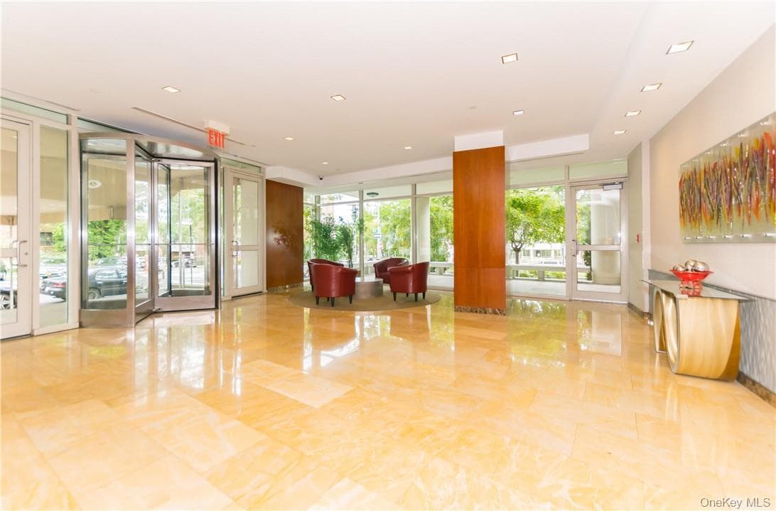 640 W 237th Street Unit: 20B thumbnail 32