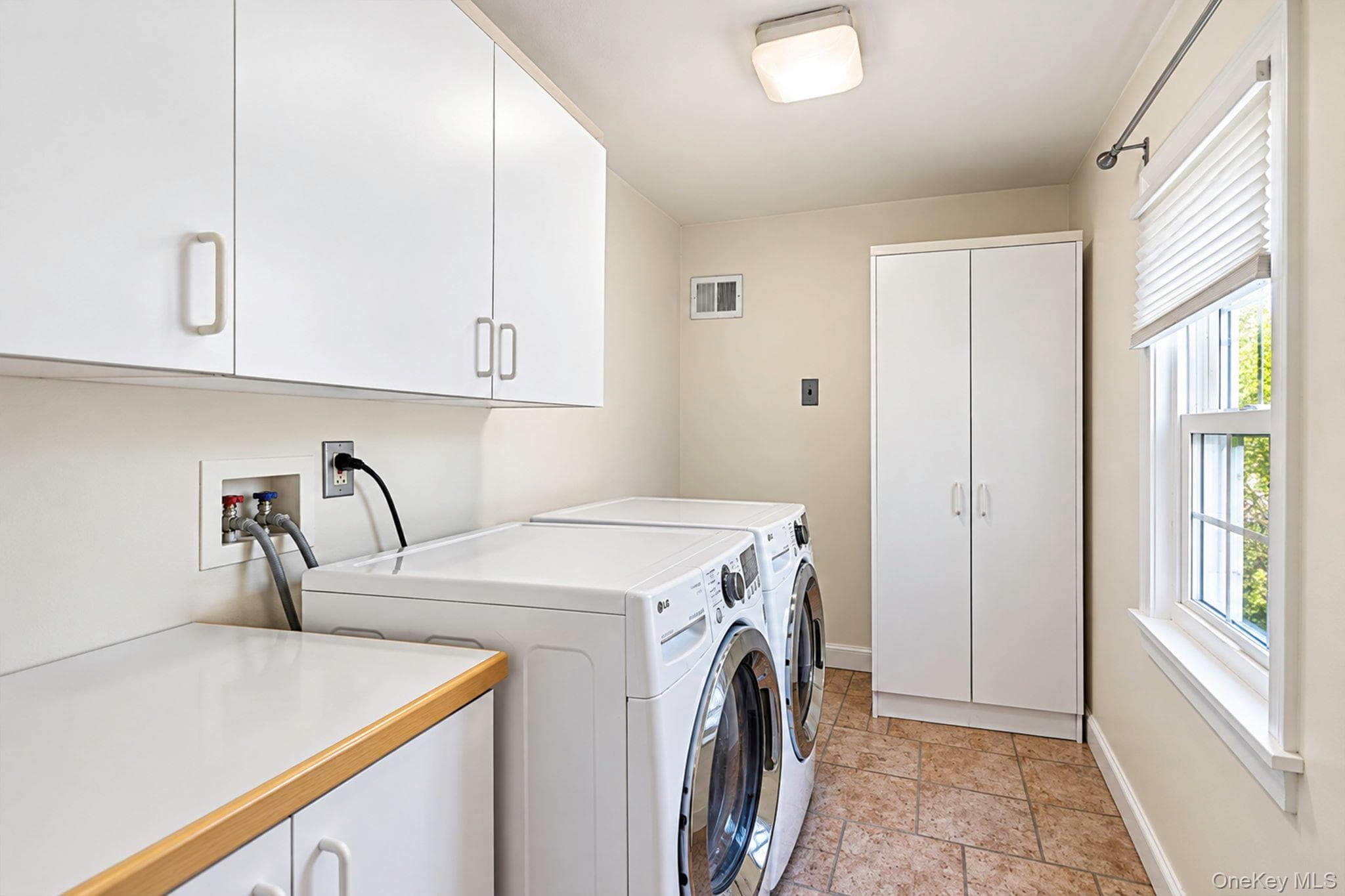 414 Avalon Place thumbnail 23