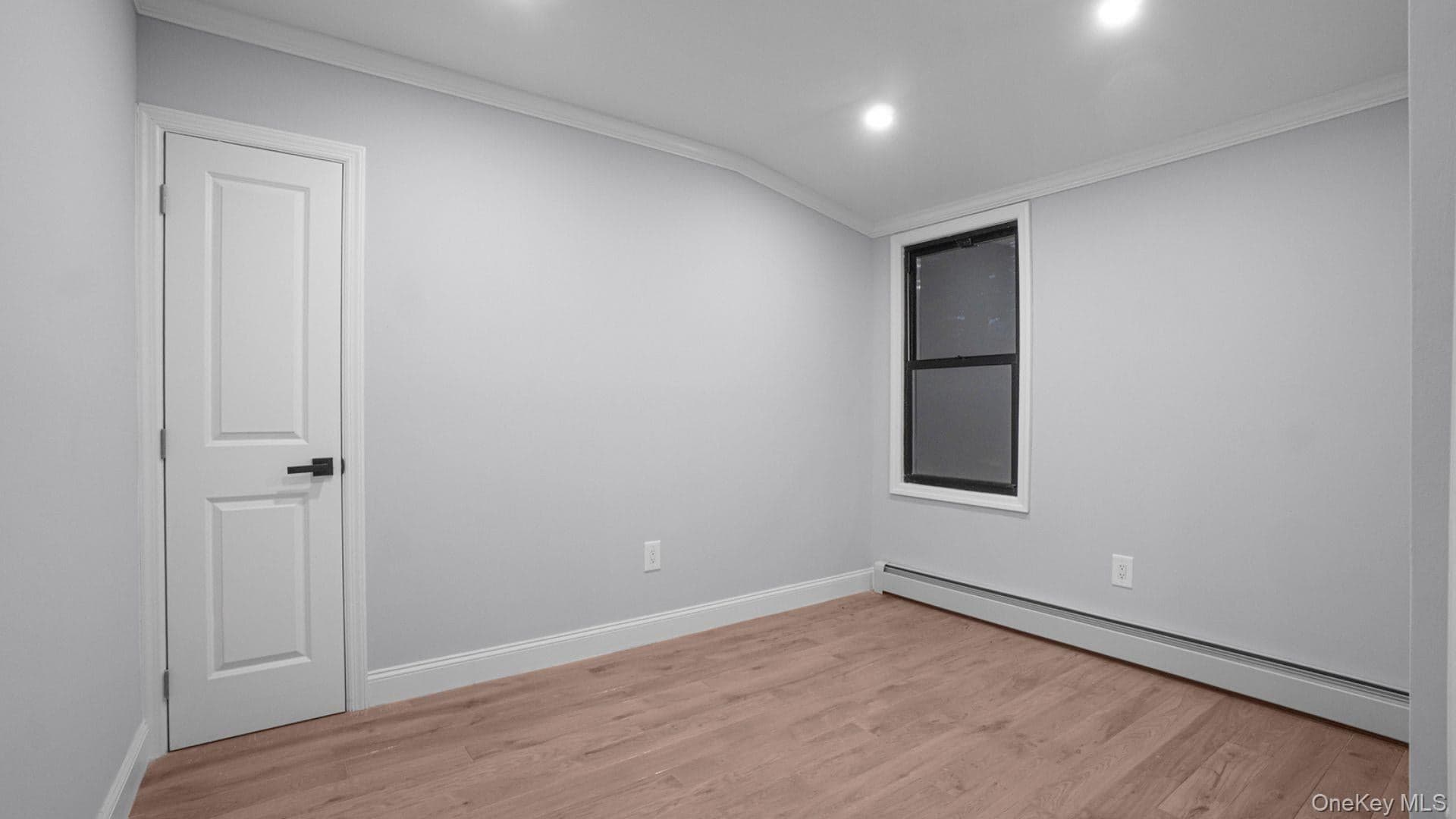 128 E 238th Street thumbnail 14