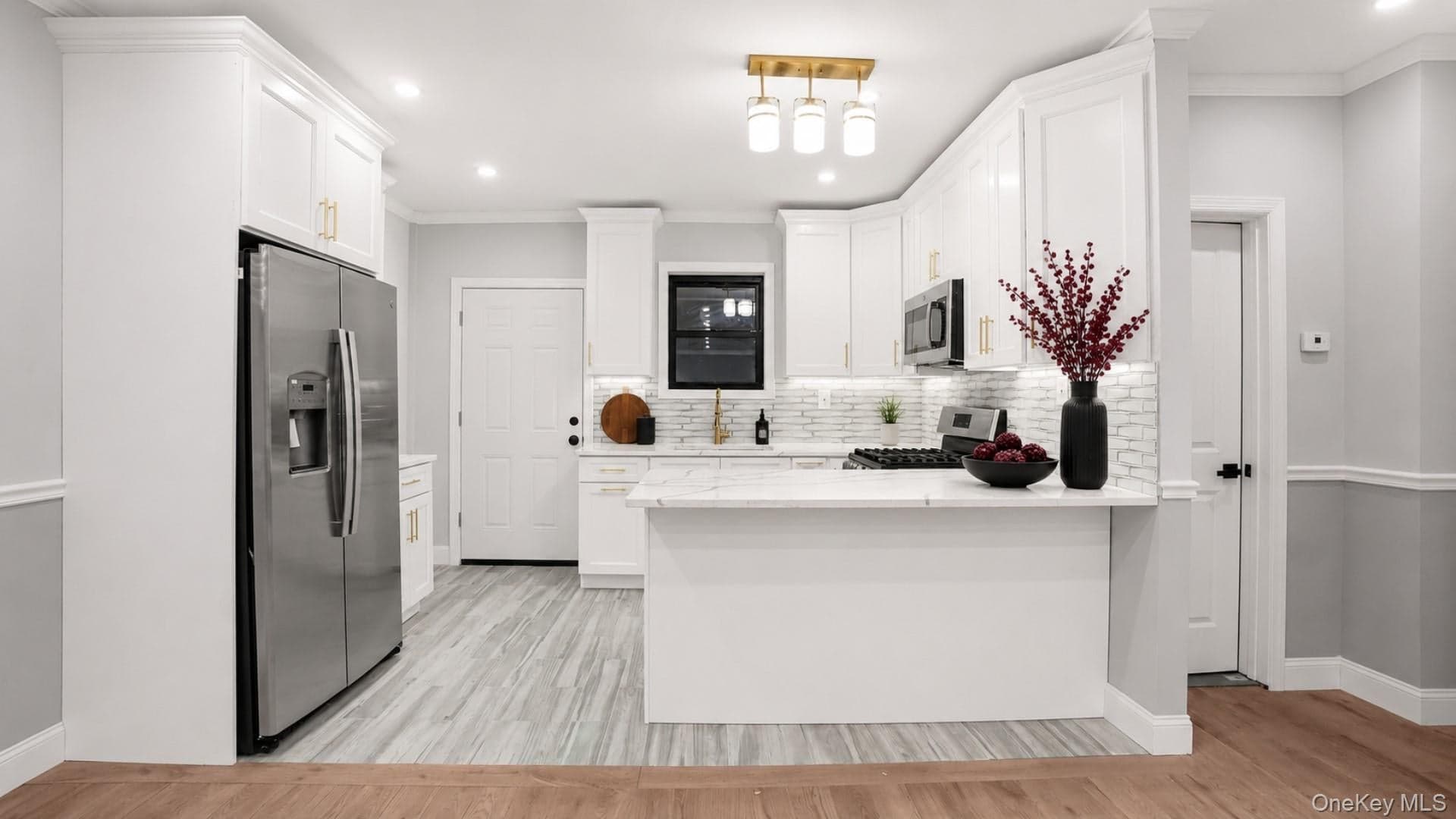 128 E 238th Street thumbnail 6