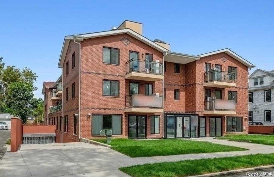214-11 35th Avenue Unit: C10 thumbnail 2