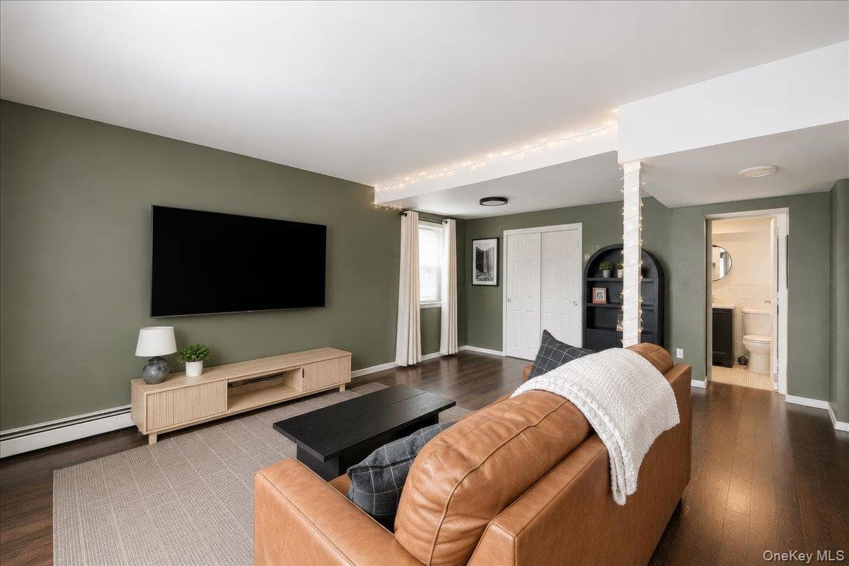 1581 Hollywood Avenue thumbnail 12
