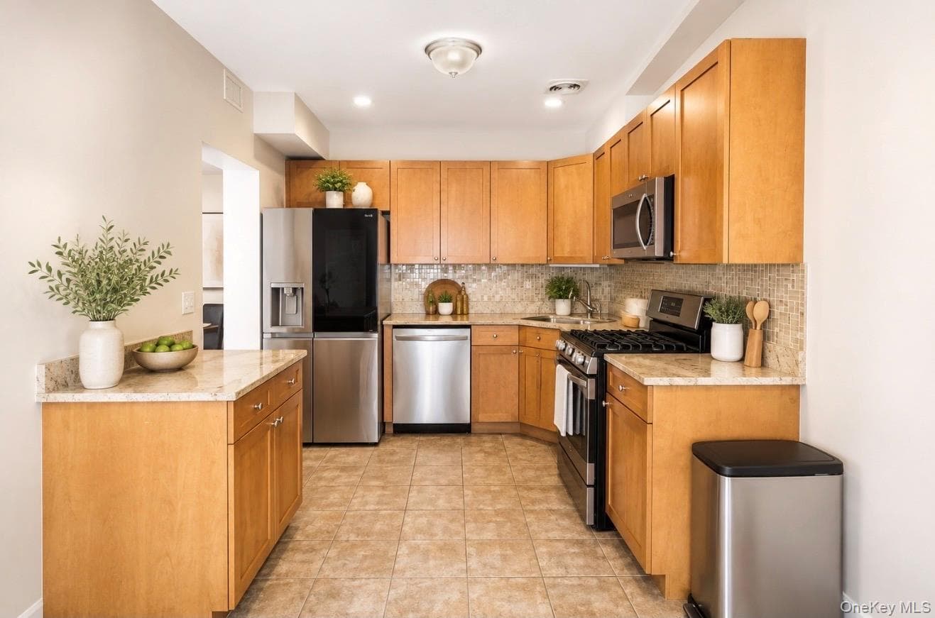 1467 Royce Street Unit: 3L thumbnail 2