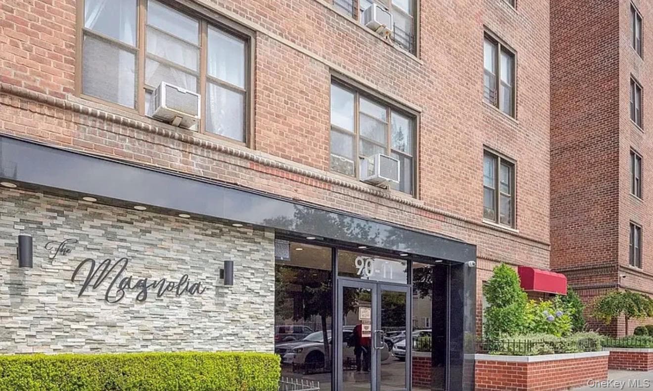 90-11 35th Ave Ave Unit: 6R, Jackson Heights