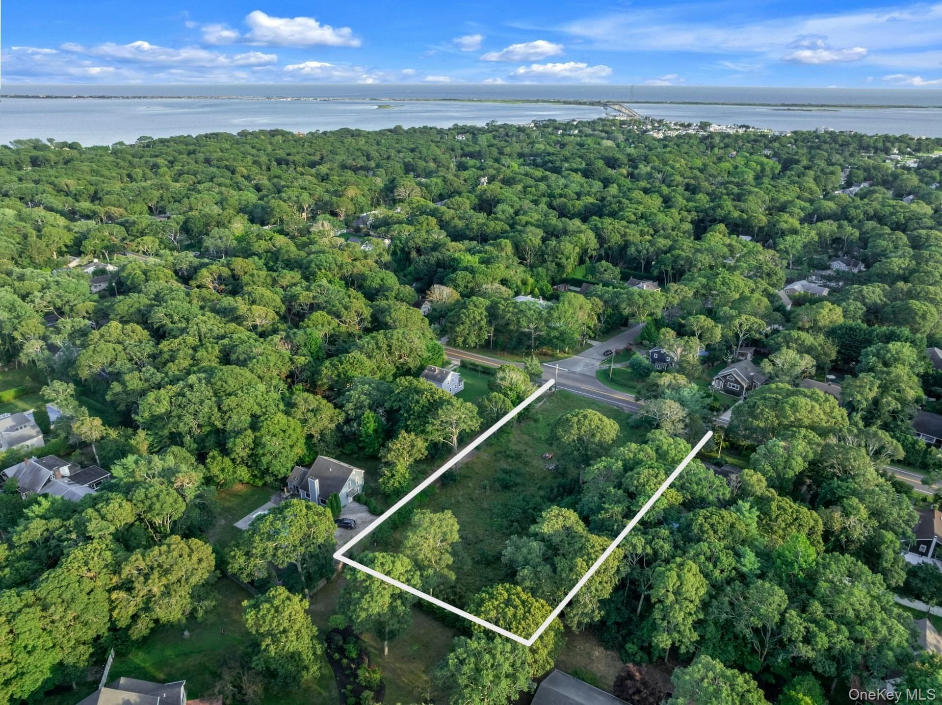 115 Bay Avenue thumbnail 5