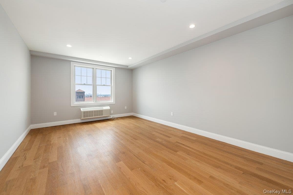 661 W Broadway Unit: 401 thumbnail 16