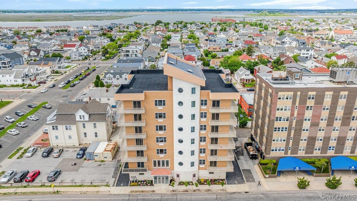 661 W Broadway Unit: 401 thumbnail 38