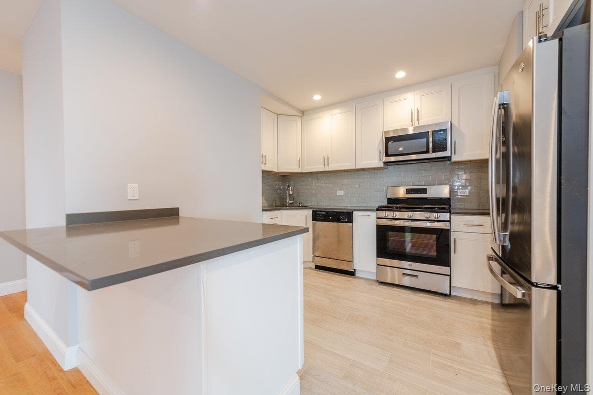 661 W Broadway Unit: 401 thumbnail 12