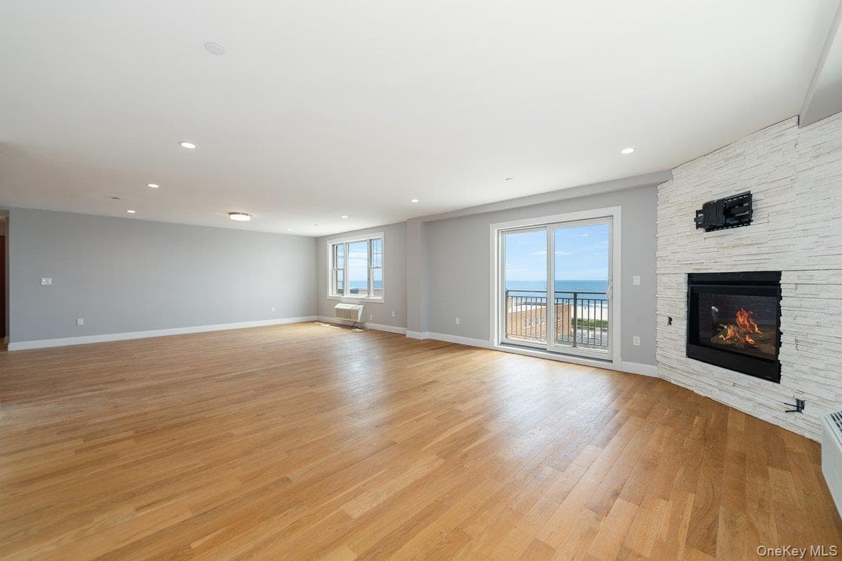 661 W Broadway Unit: 401 thumbnail 9