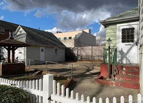 4520 211th Street thumbnail 15