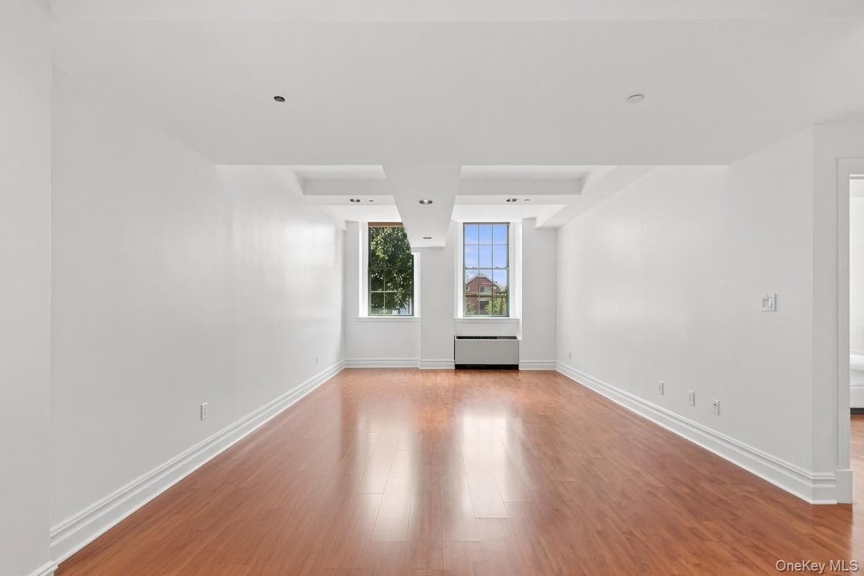 45-02 Ditmars Boulevard Unit: 124 thumbnail 4