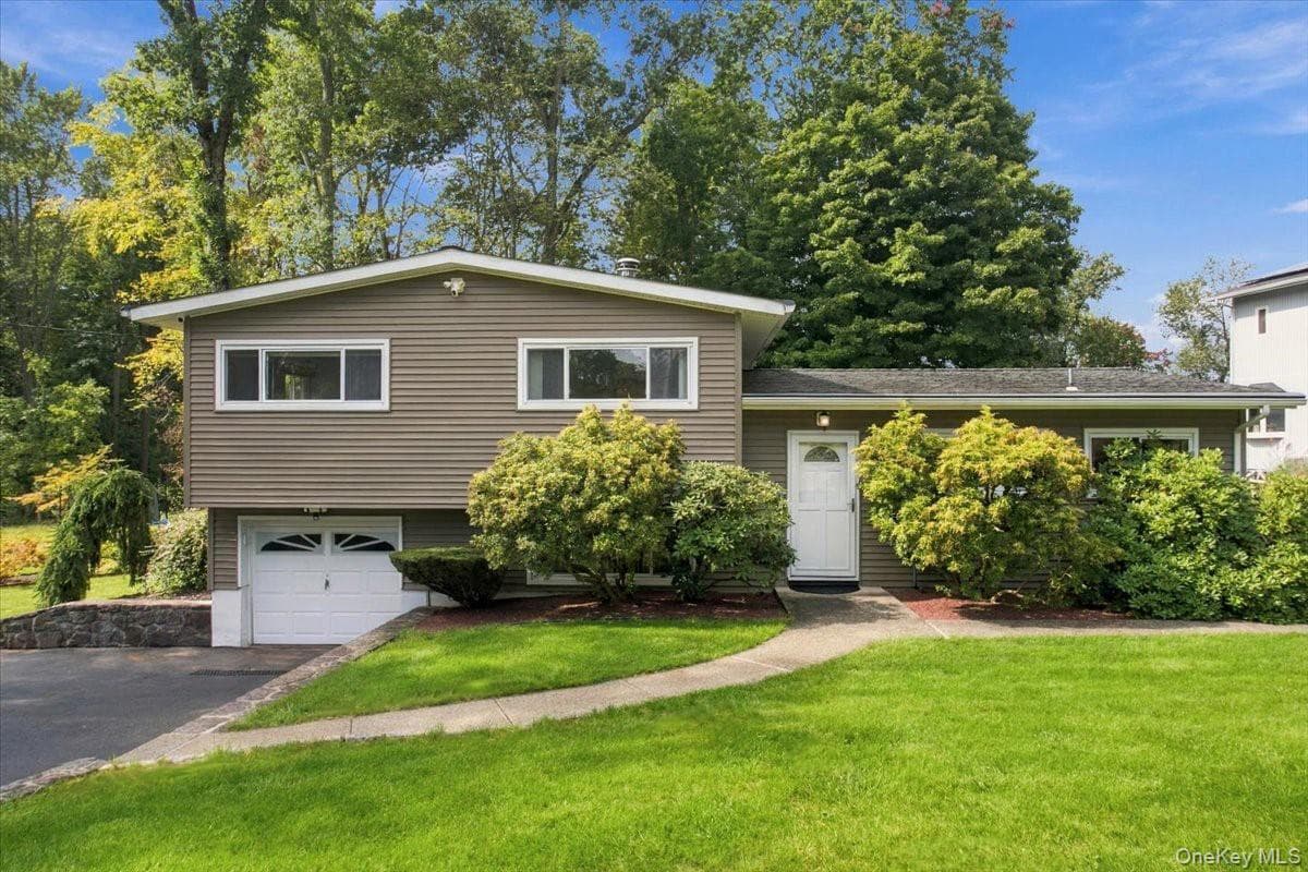 25 Fawn Ridge Drive, Cortlandt Manor