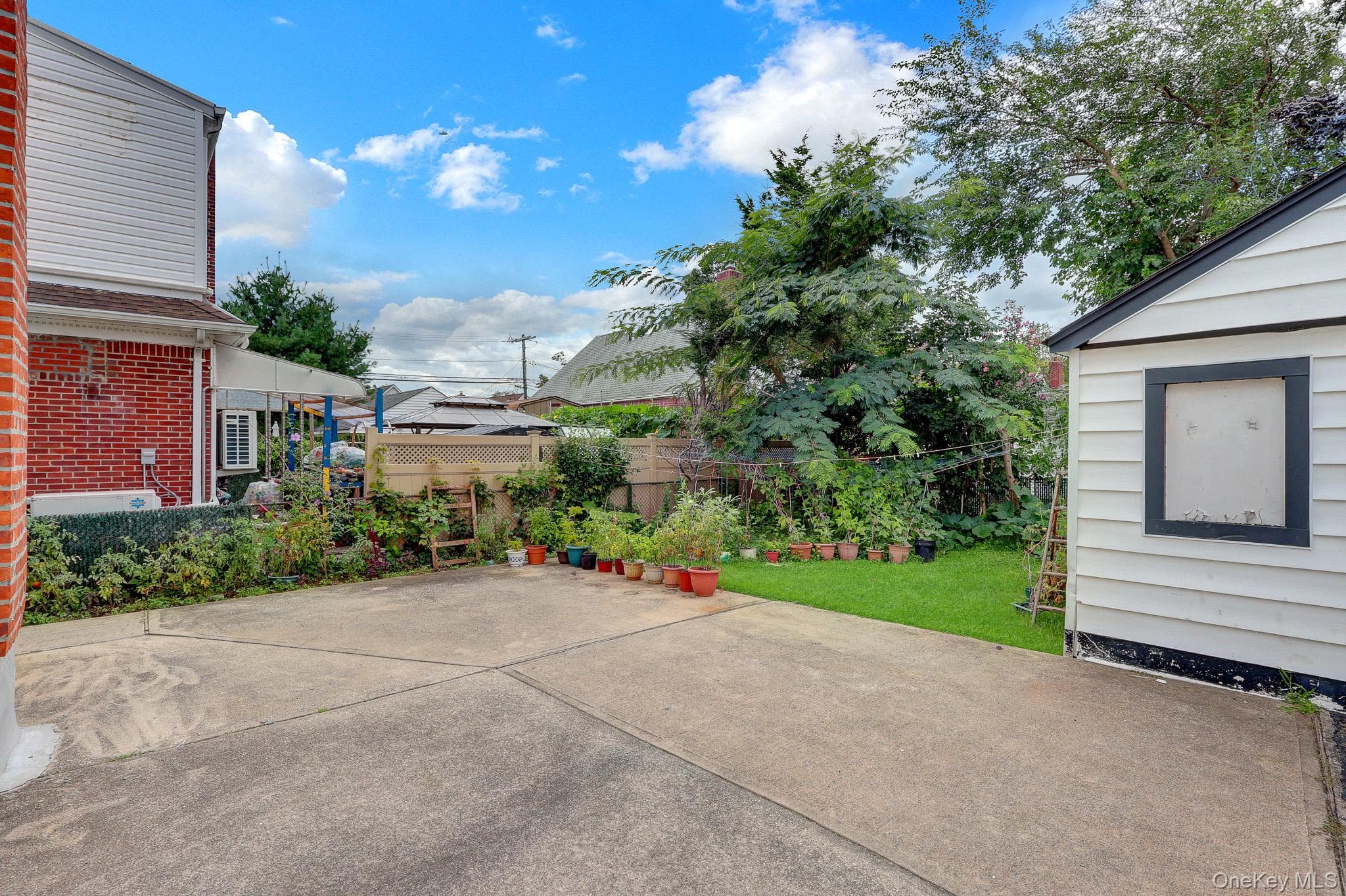 411 New Hyde Park Road thumbnail 6