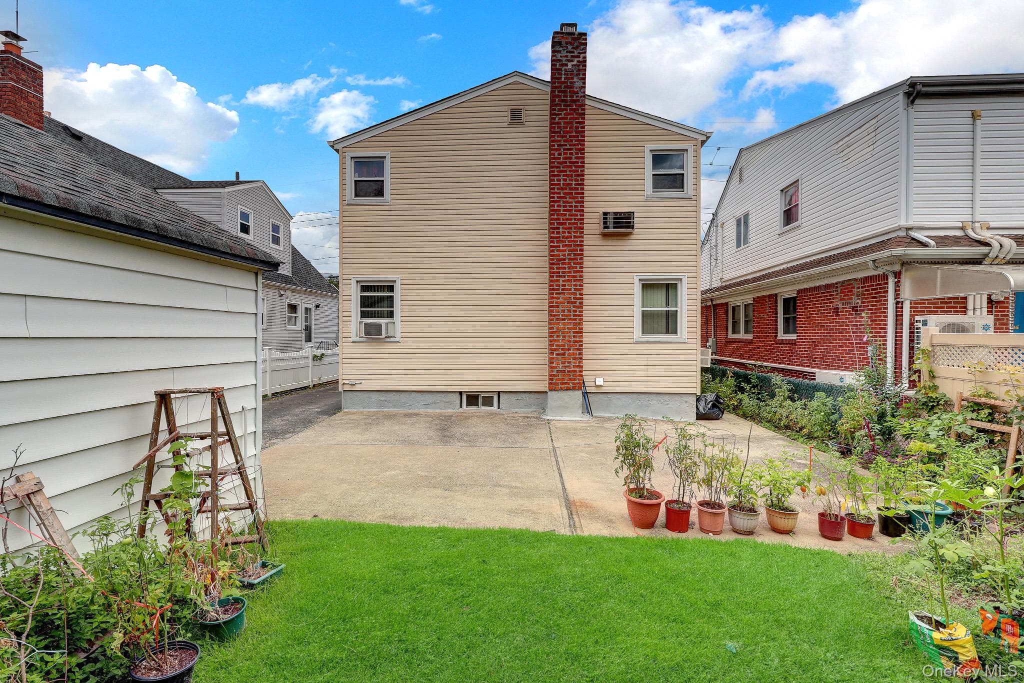 411 New Hyde Park Road thumbnail 7
