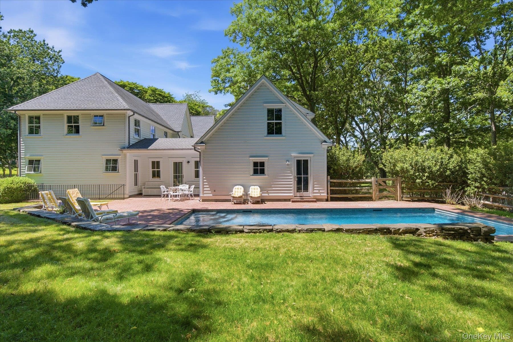 43 Gardiners Bay Drive thumbnail 2