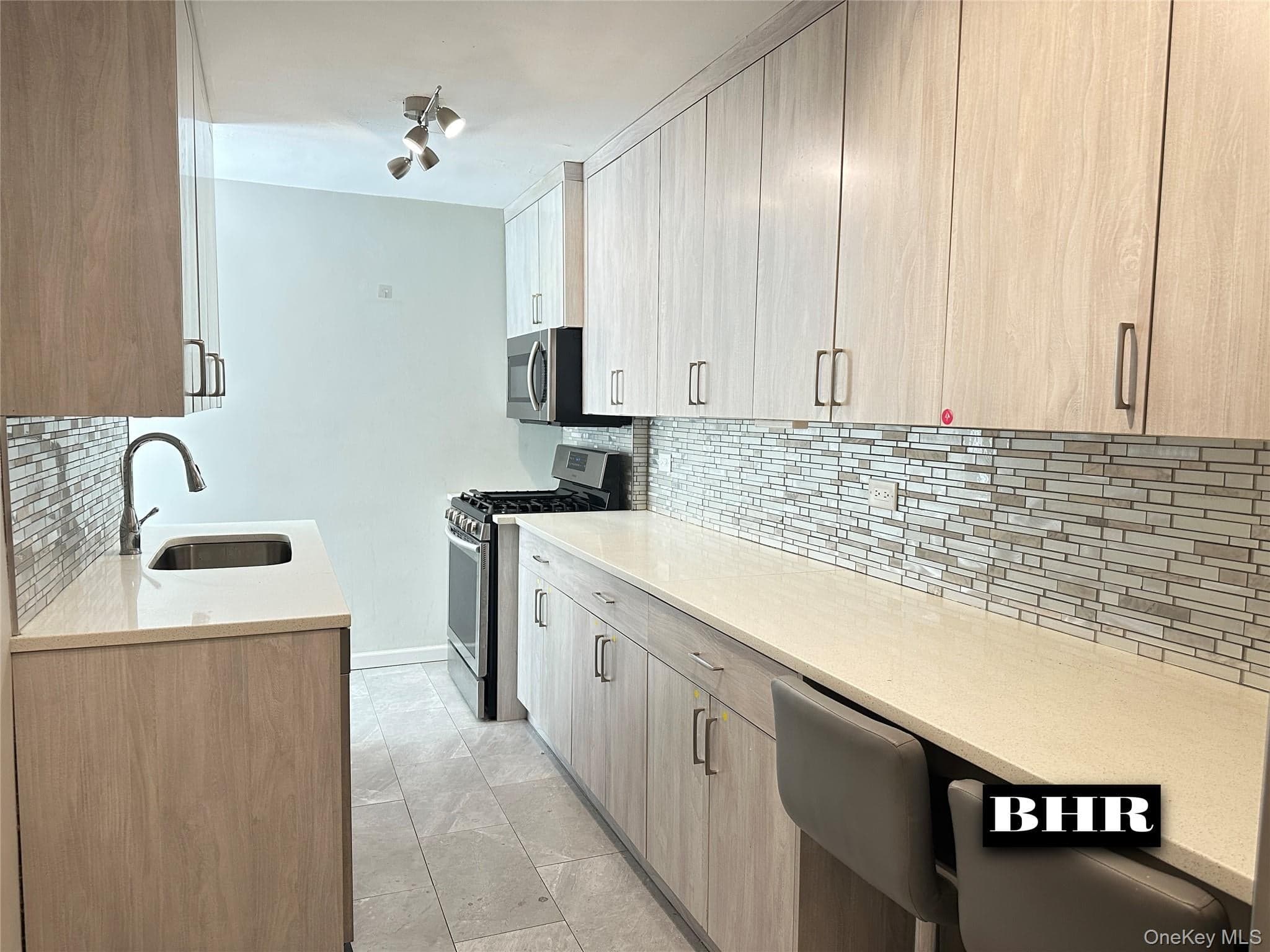 2461 E 29th Street Unit: 1F thumbnail 4