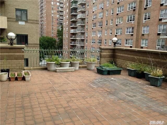42-31 Colden Street Unit: F3EG thumbnail 9