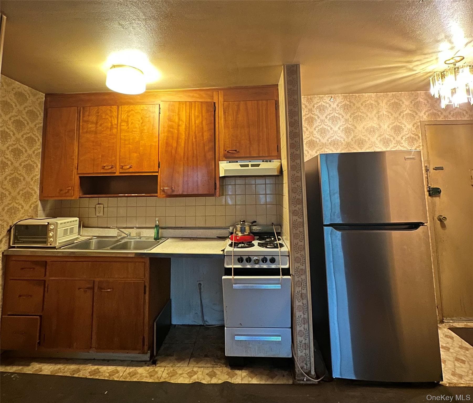260 N Main Street ST Unit: B-42 thumbnail 3