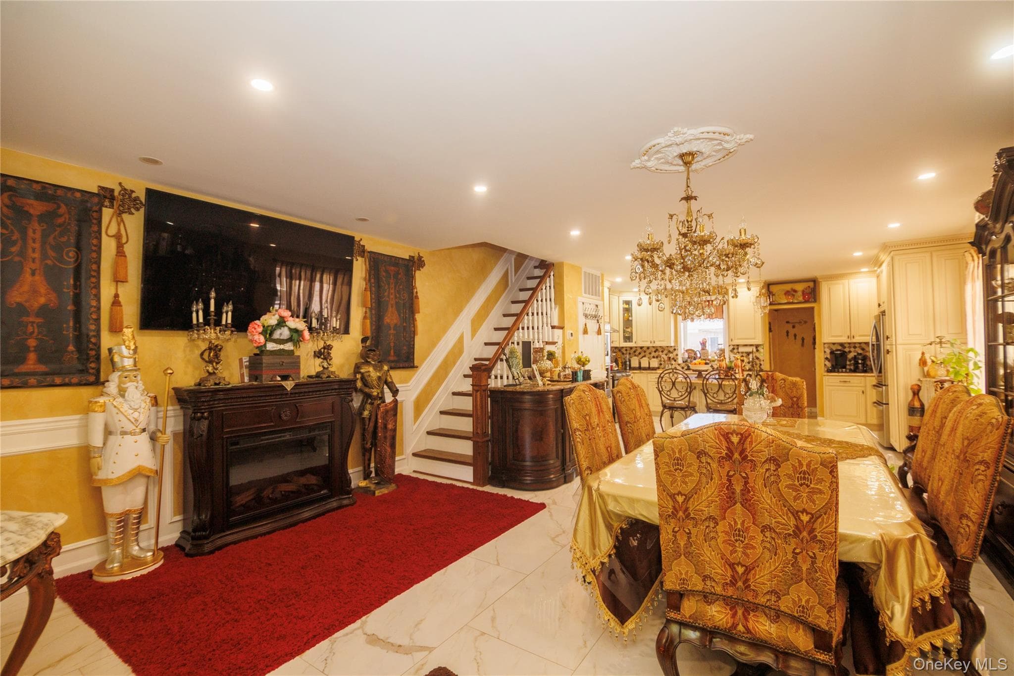 1715 Hering Avenue thumbnail 9