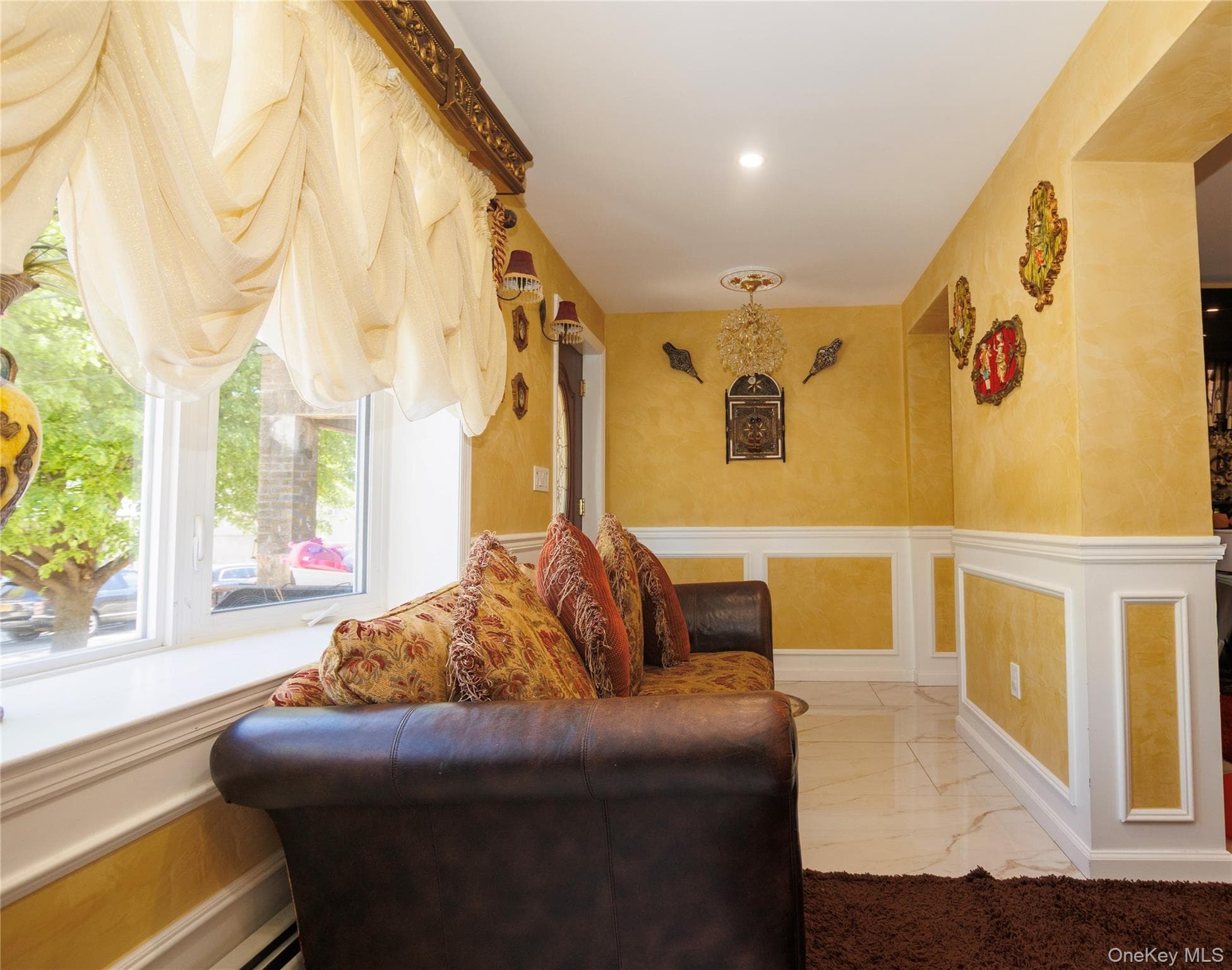 1715 Hering Avenue thumbnail 11